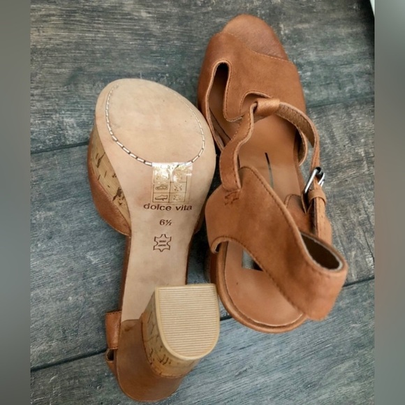 DOLCE VITA Baxter Leather Platform T-Strap | Size: 6.5 - Picture 7 of 7